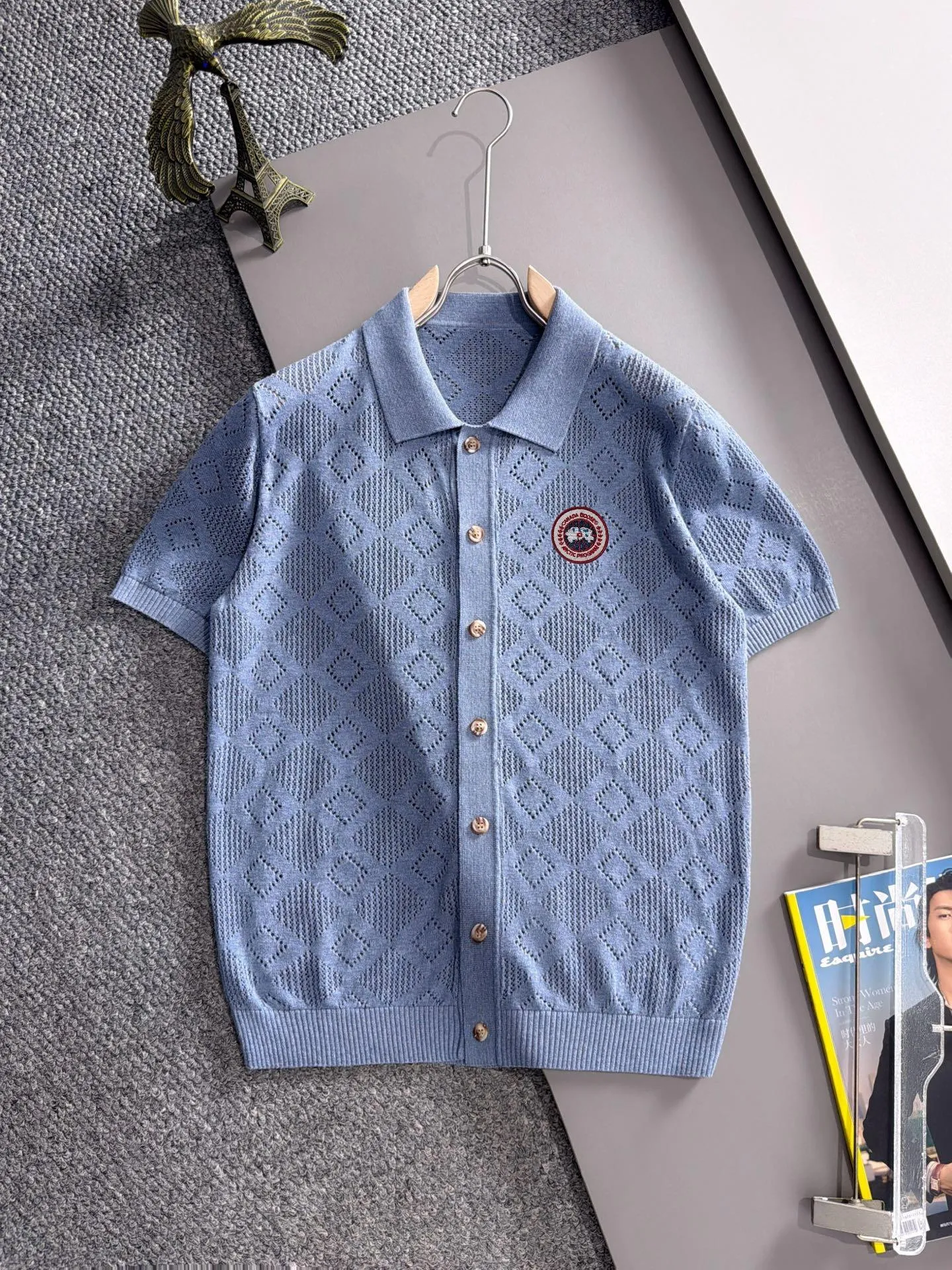 Big Goose High Quality 26ss New Arrival men's knitted short-sleeved T-shirt is made of combed cotton yarn knitted cotton fabric, no pressure when entering and exiting the counter. Exclusive control of raw materials. It feels substantial when weighed, and the upper body is more textured than ordinary T-shirts. This texture can handle the weather easily and is suitable for both hot and cold! Designed for a loose fit. Size: M to 3XL